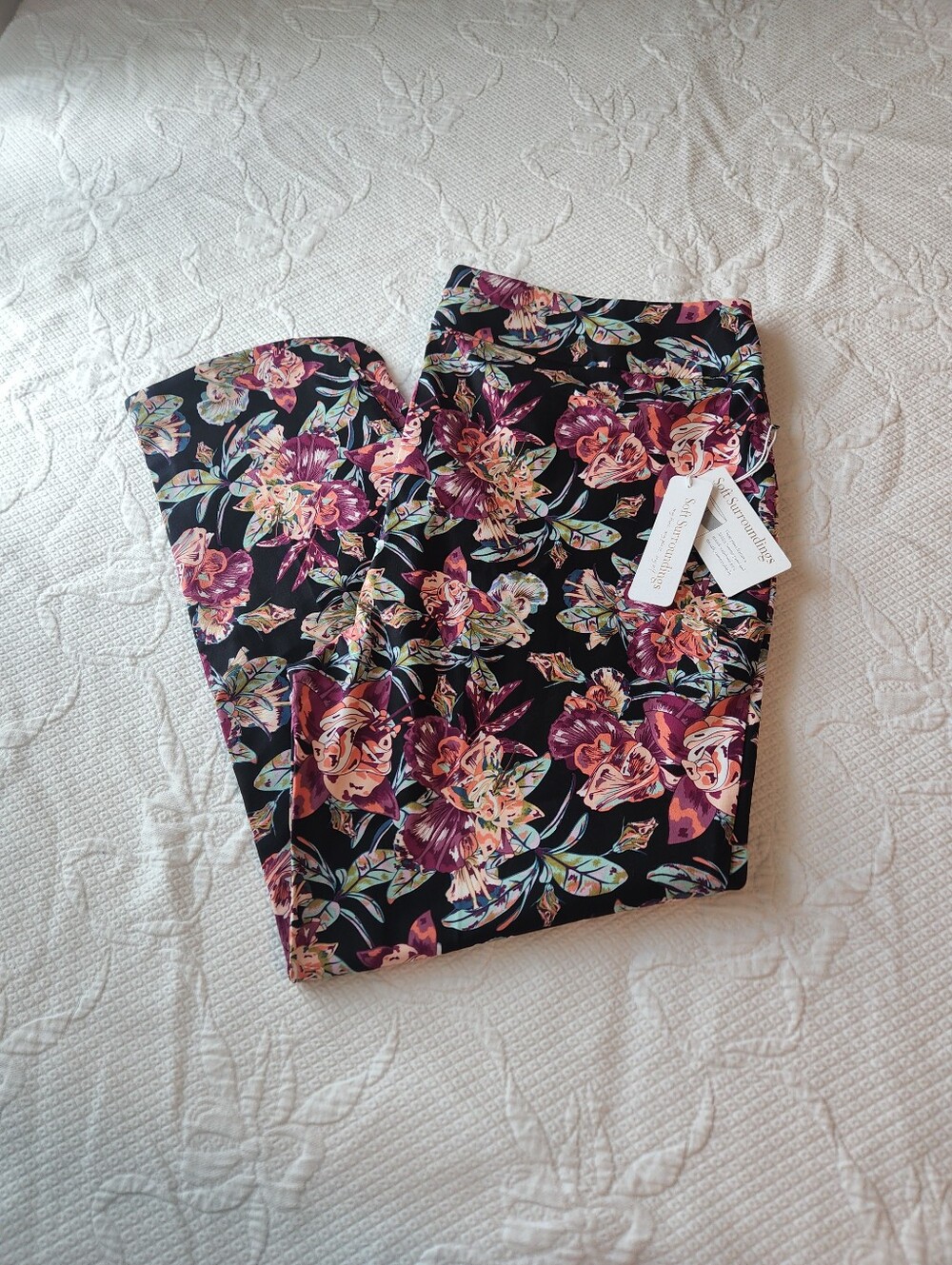 Soft Surroundings Black Floral Cropped Pants
